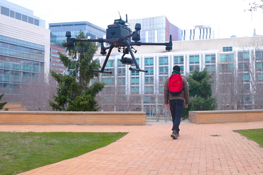 Drones navigate unseen environments with liquid neural networks | MIT News