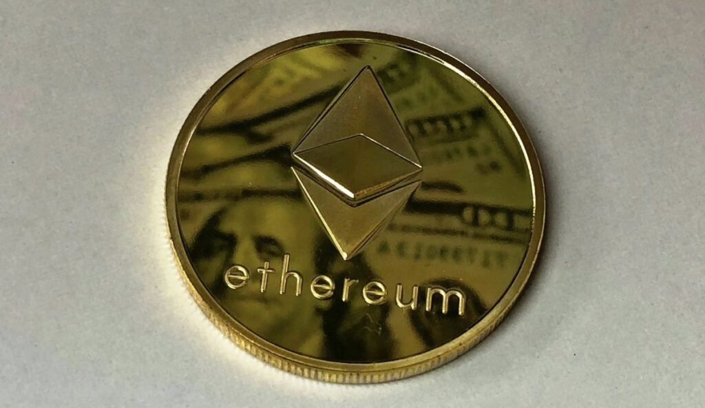 Bitwise CIO Likens Ethereum to Microsoft, Sees Potential Reversal Despite Low ETH/BTC Ratio